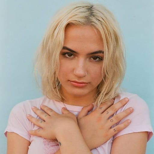 Chloe Lilac in Jacksonville